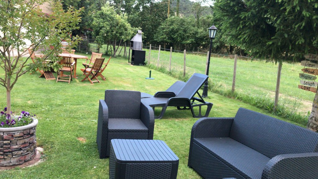 Casa rural con piscina cubierta en Molino Solapeña.